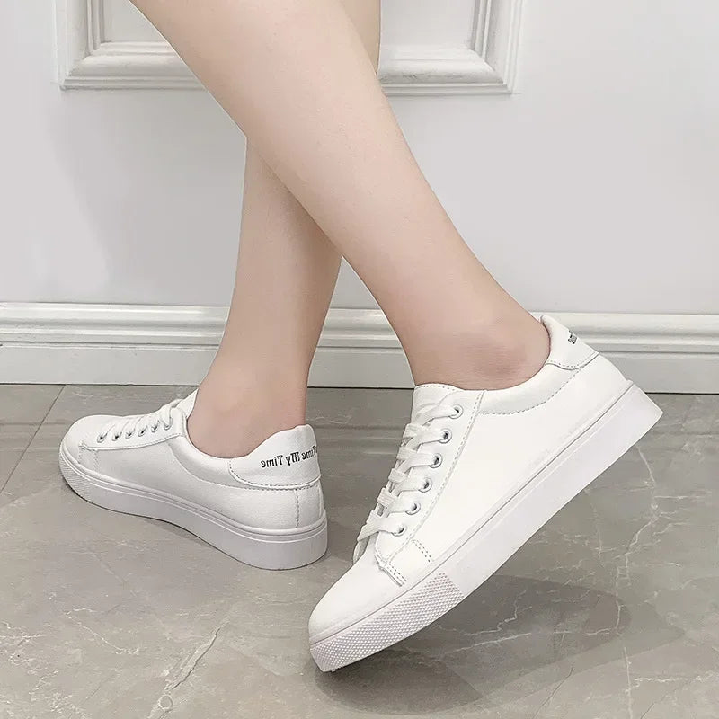 Trendy and minimalist 2025 white shoes, new spring and autumn fashion classic versatile student casual sports flat shoes
