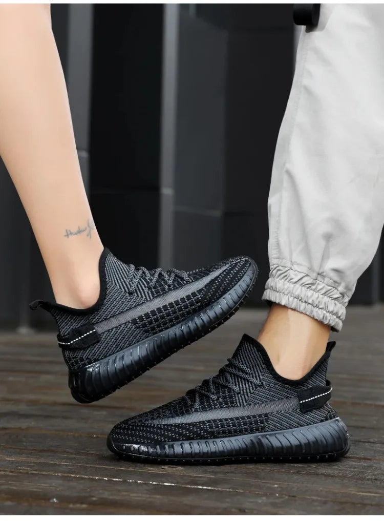 2025 Spring and Summer New Mesh Shoes Lightweight Breathable Casual Flying Knitting Sneakers Couple Mesh Shoes
