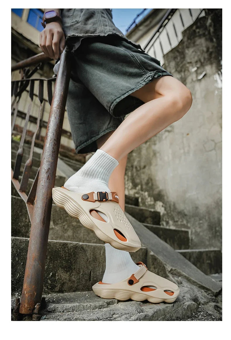 Summer Sandals Men New Fashion Cave Shoes Comfortable Soft Sole Outdoor Indoor Men's Garden Clogs Beach Shoes Slippers