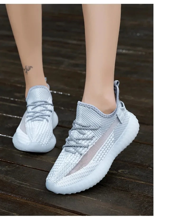 2025 Spring and Summer New Mesh Shoes Lightweight Breathable Casual Flying Knitting Sneakers Couple Mesh Shoes