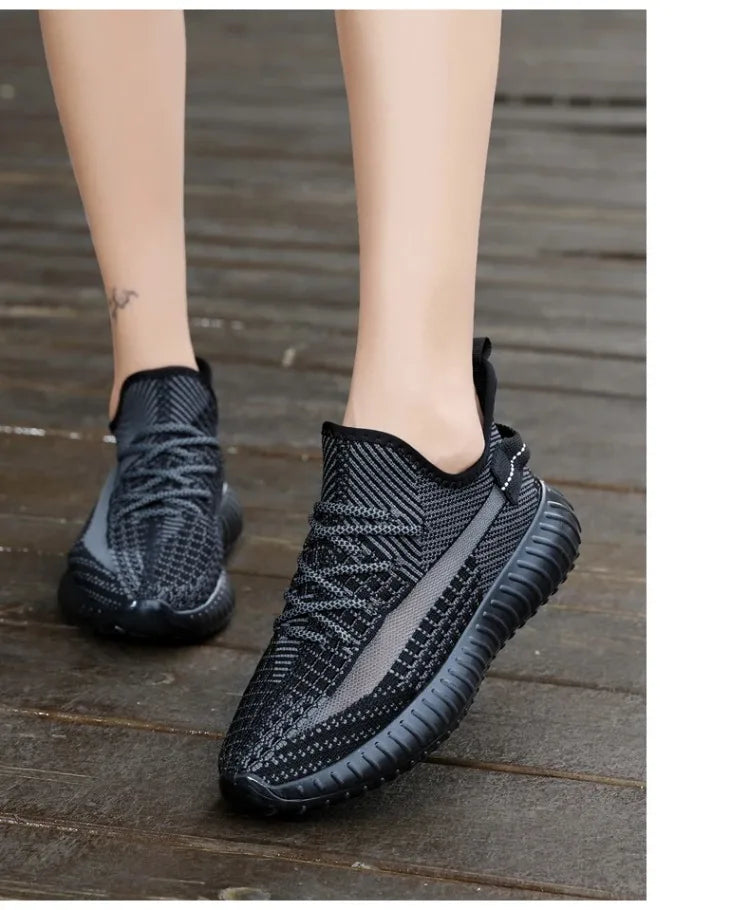 2025 Spring and Summer New Mesh Shoes Lightweight Breathable Casual Flying Knitting Sneakers Couple Mesh Shoes