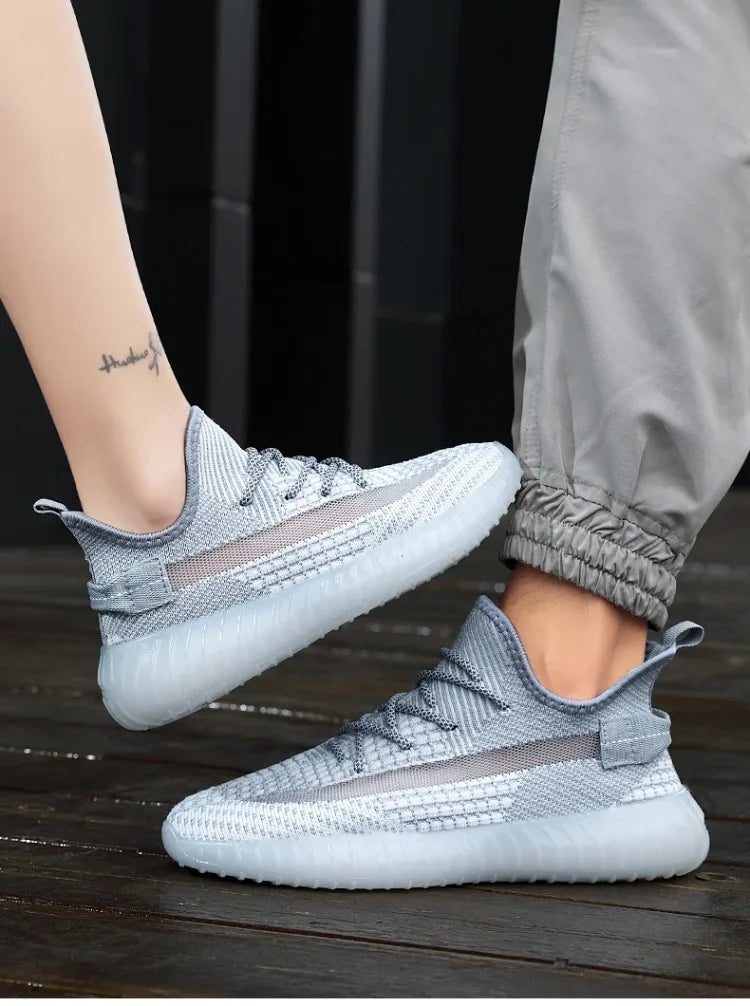2025 Spring and Summer New Mesh Shoes Lightweight Breathable Casual Flying Knitting Sneakers Couple Mesh Shoes