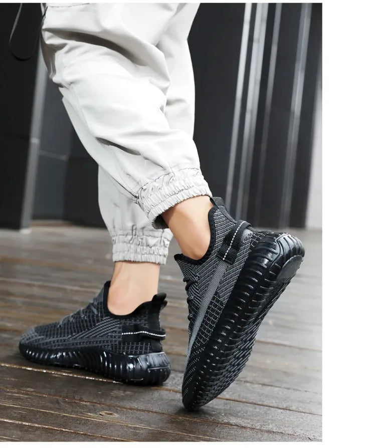 2025 Spring and Summer New Mesh Shoes Lightweight Breathable Casual Flying Knitting Sneakers Couple Mesh Shoes