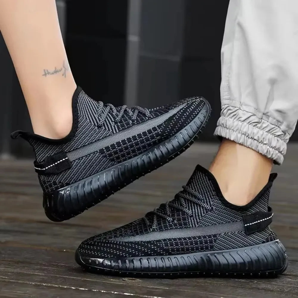 2025 Spring and Summer New Mesh Shoes Lightweight Breathable Casual Flying Knitting Sneakers Couple Mesh Shoes