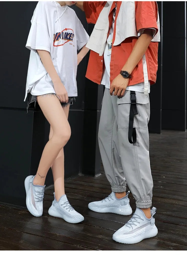 2025 Spring and Summer New Mesh Shoes Lightweight Breathable Casual Flying Knitting Sneakers Couple Mesh Shoes