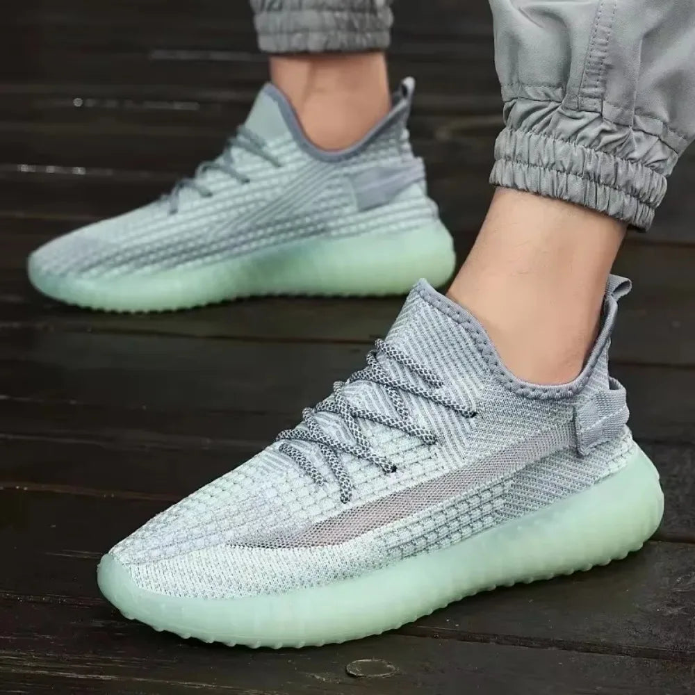 2025 Spring and Summer New Mesh Shoes Lightweight Breathable Casual Flying Knitting Sneakers Couple Mesh Shoes