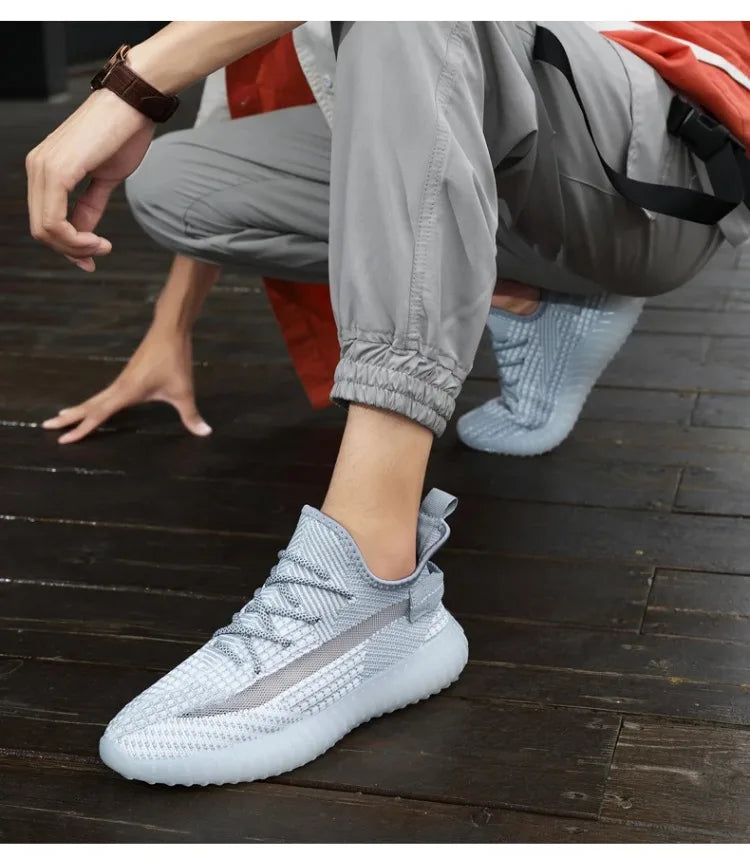 2025 Spring and Summer New Mesh Shoes Lightweight Breathable Casual Flying Knitting Sneakers Couple Mesh Shoes