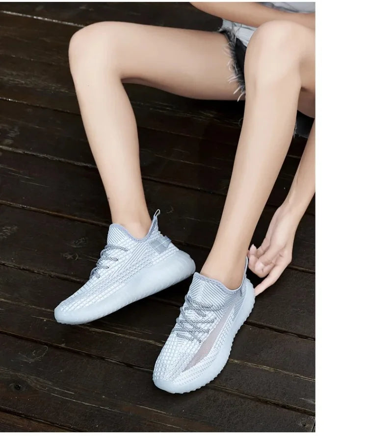 2025 Spring and Summer New Mesh Shoes Lightweight Breathable Casual Flying Knitting Sneakers Couple Mesh Shoes