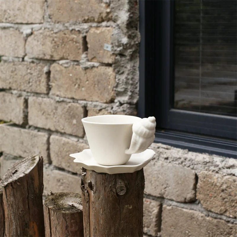 1Set Original Design Frosted Ceramic Conch Shell Coffee Cup and Saucer, Ocean Style Conch Shell Shaped Mug Coffee Cup and Saucer for Home Decoration, Home Coffee Cup, Breakfast Milk Bread Cup and Saucer, Afternoon Tea Coffee