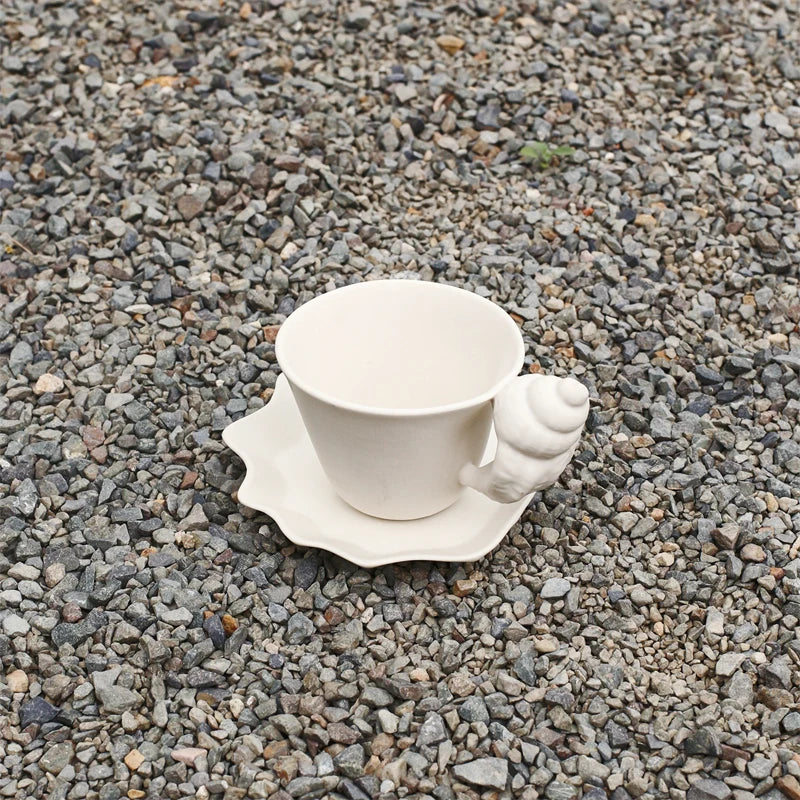 1Set Original Design Frosted Ceramic Conch Shell Coffee Cup and Saucer, Ocean Style Conch Shell Shaped Mug Coffee Cup and Saucer for Home Decoration, Home Coffee Cup, Breakfast Milk Bread Cup and Saucer, Afternoon Tea Coffee