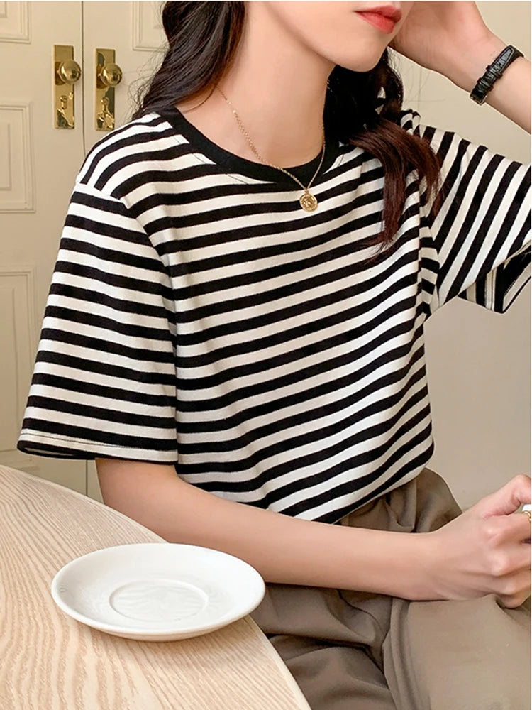 Women Stripes Vintage Tshirt Tops O Neck Short Sleeve Pullover T-shirt 2024 Summer New Korea Cotton Shirt Green Black Y2K