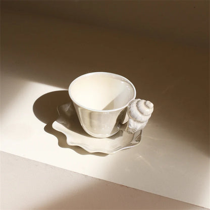 1Set Original Design Frosted Ceramic Conch Shell Coffee Cup and Saucer, Ocean Style Conch Shell Shaped Mug Coffee Cup and Saucer for Home Decoration, Home Coffee Cup, Breakfast Milk Bread Cup and Saucer, Afternoon Tea Coffee