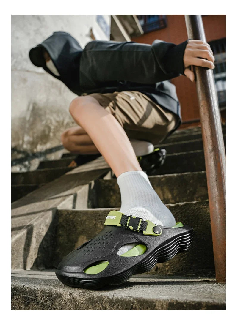 Summer Sandals Men New Fashion Cave Shoes Comfortable Soft Sole Outdoor Indoor Men's Garden Clogs Beach Shoes Slippers