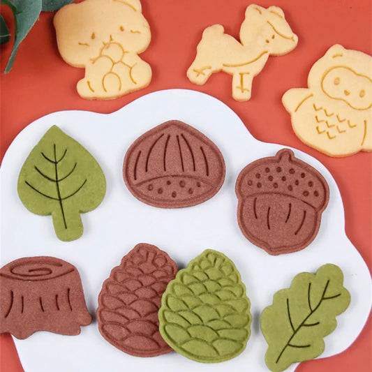Autumn Leaves Squirrel Owl Fox Pattern 3D Biscuit Mould Thanksgiving Chestnuts Pine Cones Fondant Cookie Cutter Mold Baking Tool